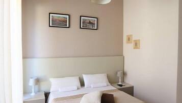 Chambre Double, 1 trÚs grand lit, non-fumeurs | Décoration personnalisée, ameublement personnalisé, bureau