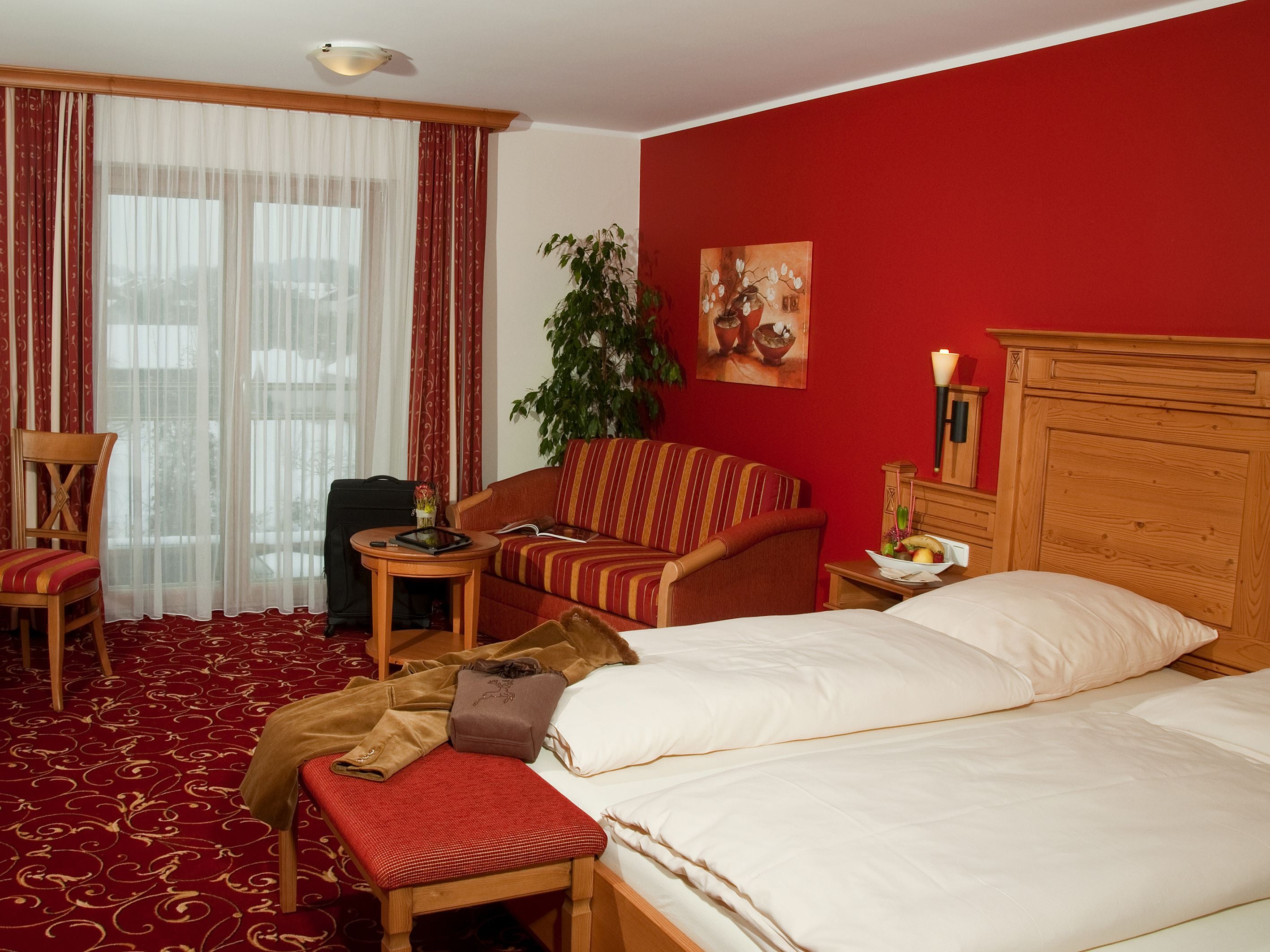 Comfort Double Room | In-room safe, desk, rollaway beds, free WiFi