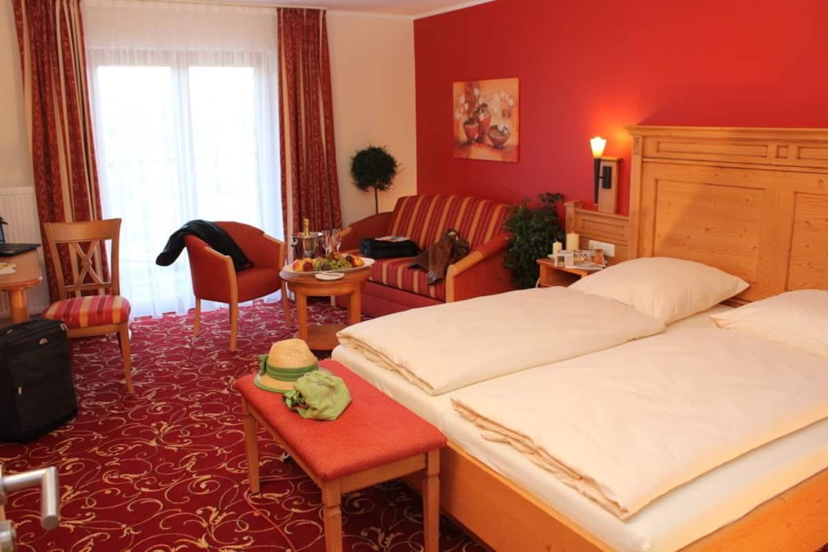 Comfort Double Room | In-room safe, desk, rollaway beds, free WiFi