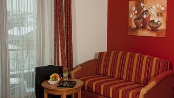 Comfort Double Room | In-room safe, desk, rollaway beds, free WiFi