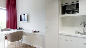 Classic Double Room | Private kitchenette - GZT Das Gästehaus (Tuebingen)