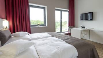 Hypo-allergenic bedding, free WiFi