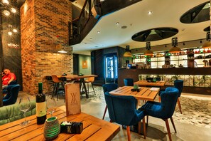 Bar (on property) - Hotel Wow (Budva)