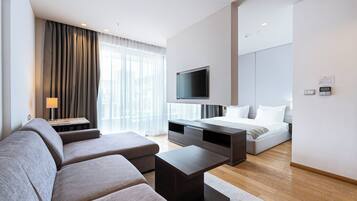 Standard Studio | Egyptian cotton sheets, premium bedding, minibar, soundproofing