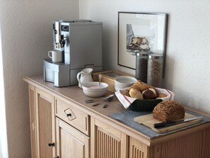 Petit déjeuner buffet servi tous les jours en supplément