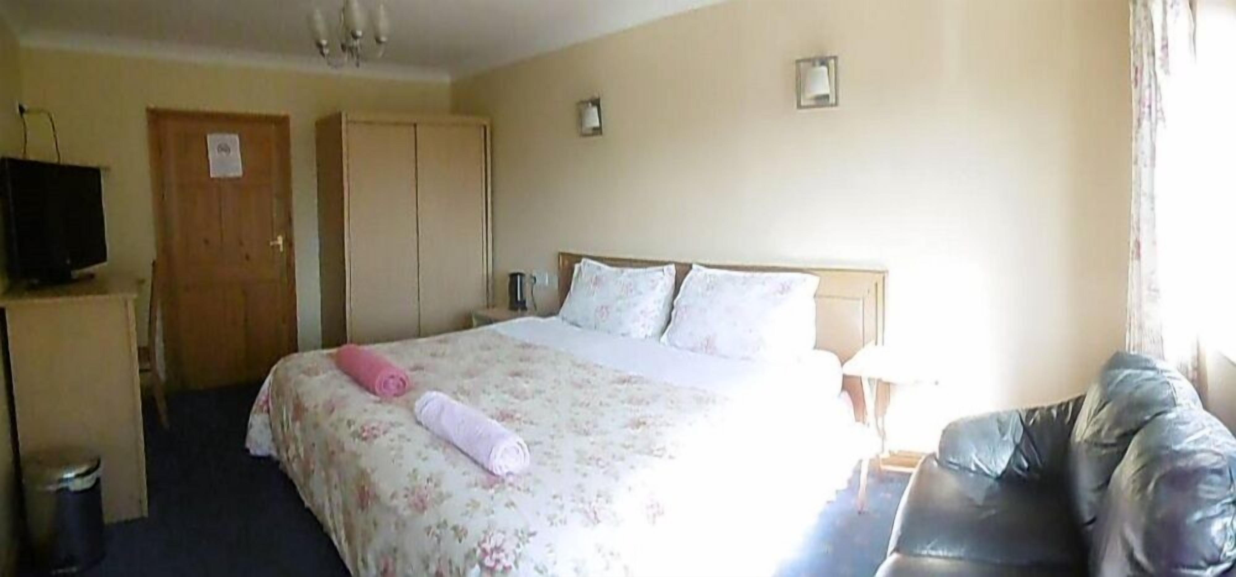 Standard Double or Twin Room | Soundproofing, iron/ironing board, free WiFi, bed sheets