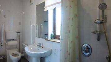 Large Double or Twin Room (Accessible) | Bathroom | Hair dryer, towels