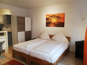 Comfort Double or Twin Room (EG 02) | Hypo-allergenic bedding, individually decorated, individually furnished