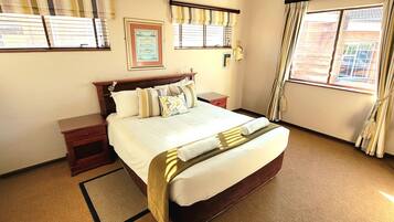 Familienapartment, 3 Schlafzimmer | Zimmersafe, Bügeleisen/Bügelbrett, kostenloses WLAN, Bettwäsche