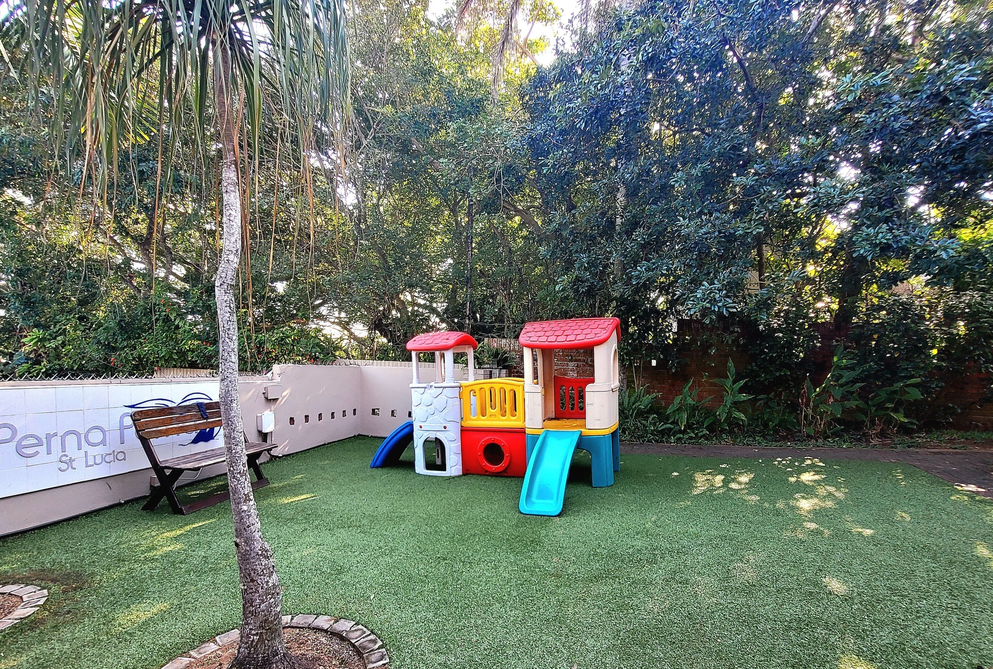 室外兒童遊樂區