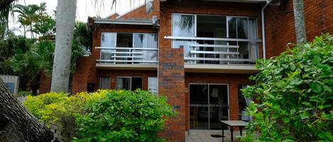 Fachada de la propiedad