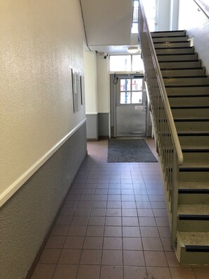 Chambre Double, 1 lit double, salle de bains commune | Plan d’étage