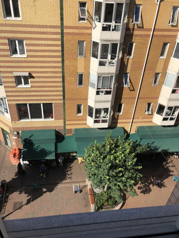 Doppia Standard, bagno condiviso | Vista strada