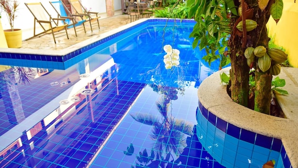 Hồ bơi ngoài trời