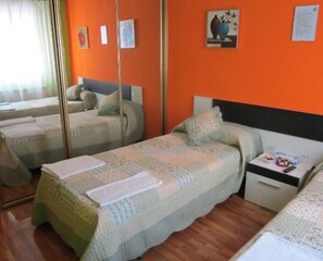 迷你吧、隔音、免費無線上網、床單