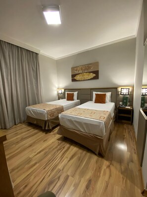 Quarto Superior Class A 2 camas solteiro | Minibar, desk, blackout drapes, free WiFi - Class Hotel Alfenas (Alfenas)