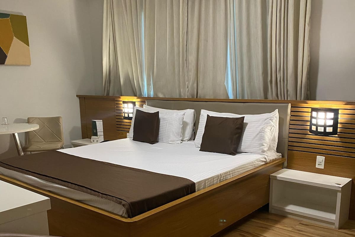 Suite Master cama King Size | Een minibar, een bureau, verduisterende gordijnen, gratis wifi