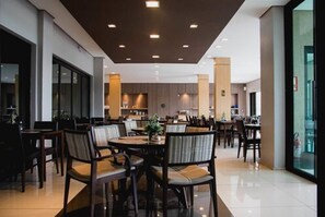 Desayuno buffet incluido todos los días