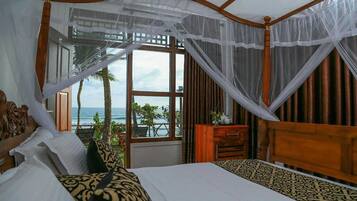 6 bedrooms, in-room safe, individually decorated, individually furnished