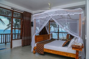 Habitación Deluxe doble, 1 cama doble, accesible para personas con discapacidad | 6 dormitorios, caja fuerte, decoración individual