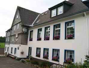 Front of property - B&B Am Knittenberg (Winterberg)