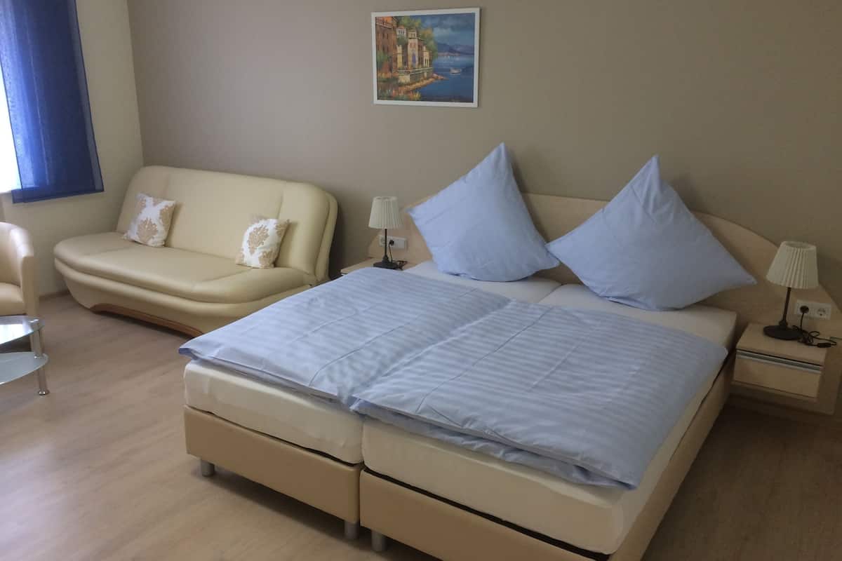 in-room safe, desk, blackout curtains, free wifi