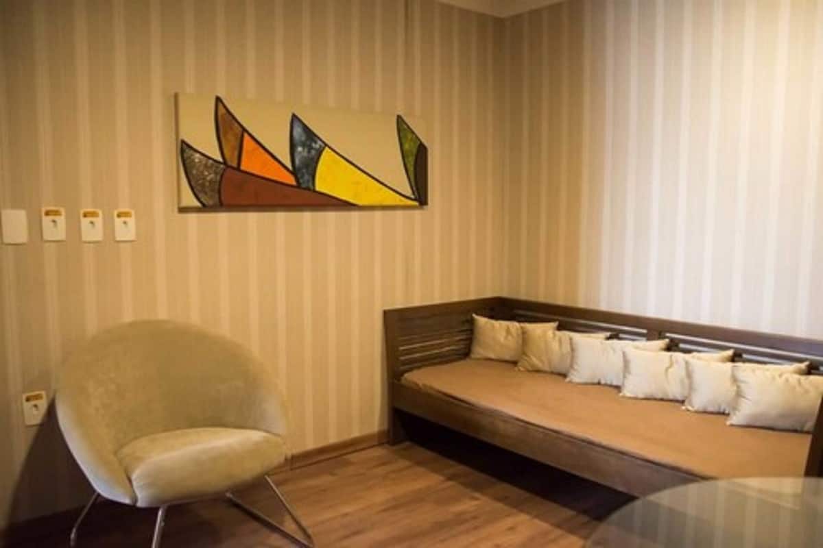 suite (class master) | living area | flat-screen tv