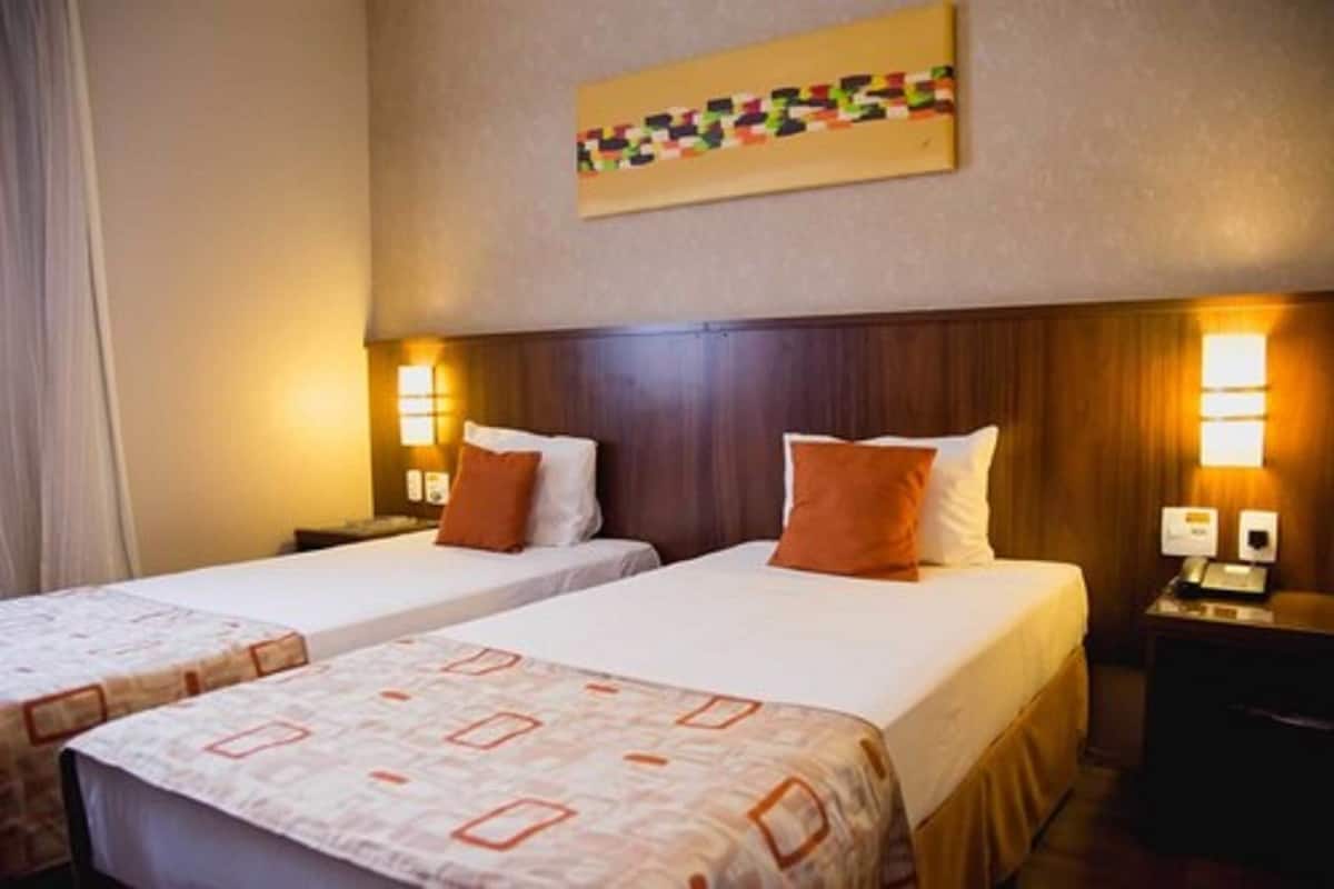 Kamar Standar, 2 Tempat Tidur Twin, AC (Class) | 1 kamar tidur, minibar, meja kerja, dan Wi-Fi gratis