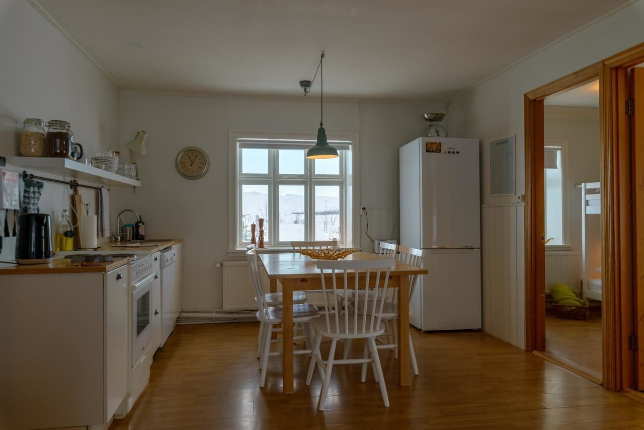 Apartment, 2 Bedrooms | Dapur peribadi | Peti sejuk/penyejuk beku saiz penuh, ketuhar, dapur 