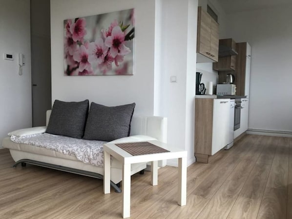 Flat-screen TV - Cityflair Berlin - Apartments (Berlin)