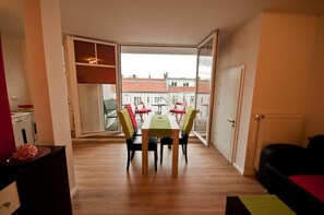 Flat-screen TV - Cityflair Berlin - Apartments (Berlin)
