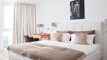 Quarto casal (Sophia) | Escrivaninha, cortinas blackout, quartos à prova de som