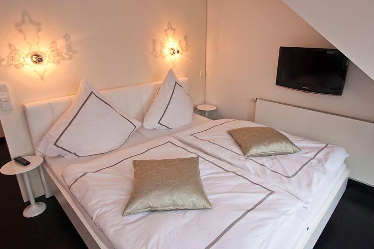 Double Room (Romy)