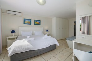 Superior Villa | 2 bedrooms, cots/infant beds, bed sheets - San Lameer Villa Rentals 2817 (Southbroom)