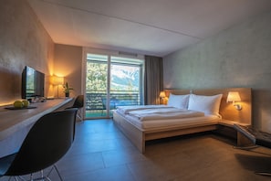 Double room superior balcony, use of indoor pool and sauna | Minibar, safe på rommet, individuelt dekorert og individuelt innredet