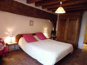 House (Charme) | Individually decorated, individually furnished, blackout drapes - Gîtes de la Ferme du Luc (Braslou)