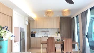 3 Bedrooms Villa | In-room dining