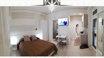 Comfort Studio | Hypo-allergenic bedding, memory foam beds, minibar, in-room safe