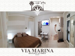 Hypo-allergenic bedding, memory-foam beds, minibar, in-room safe - Guest House B & B Via Marina (Reggio Calabria)