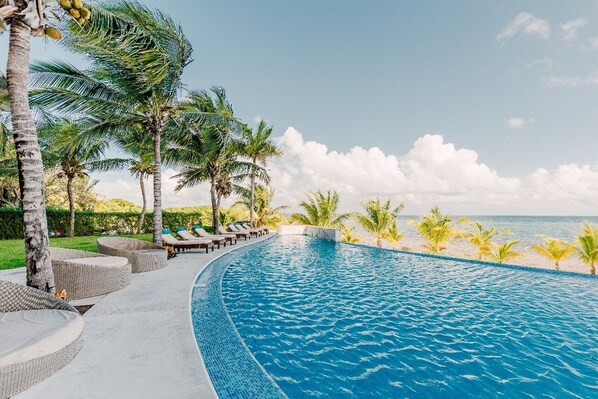 Alberca al aire libre 