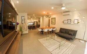 Departamento | Área de sala de estar | Televisión de pantalla plana 