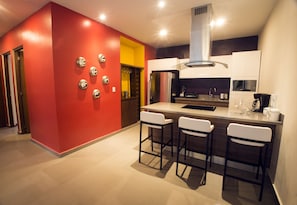 Appartement | Cuisine privée | Réfrigérateur, four à micro-ondes, un four, cafetière-théière