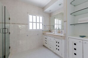 Luxury Penthouse, 3 Bedrooms | Bathroom sink - PHA PLAYACAR (Playa del Carmen)