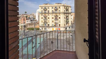 Einzelzimmer, Balkon, Stadtblick | Terrasse/Patio