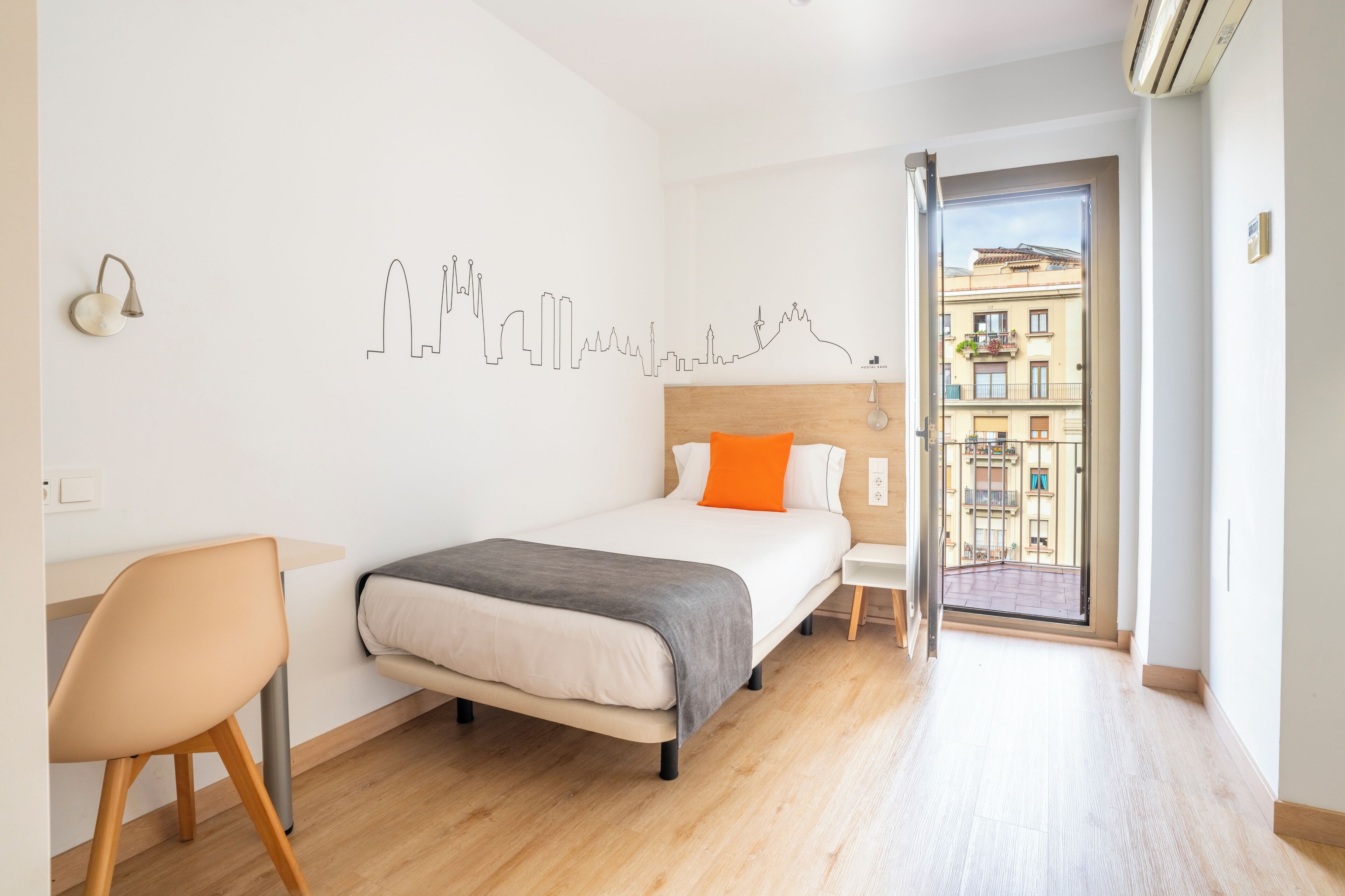Chambre Simple, balcon, vue ville | Couette en duvet d'oie, décoration personnalisée