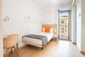 Chambre Simple, balcon, vue ville