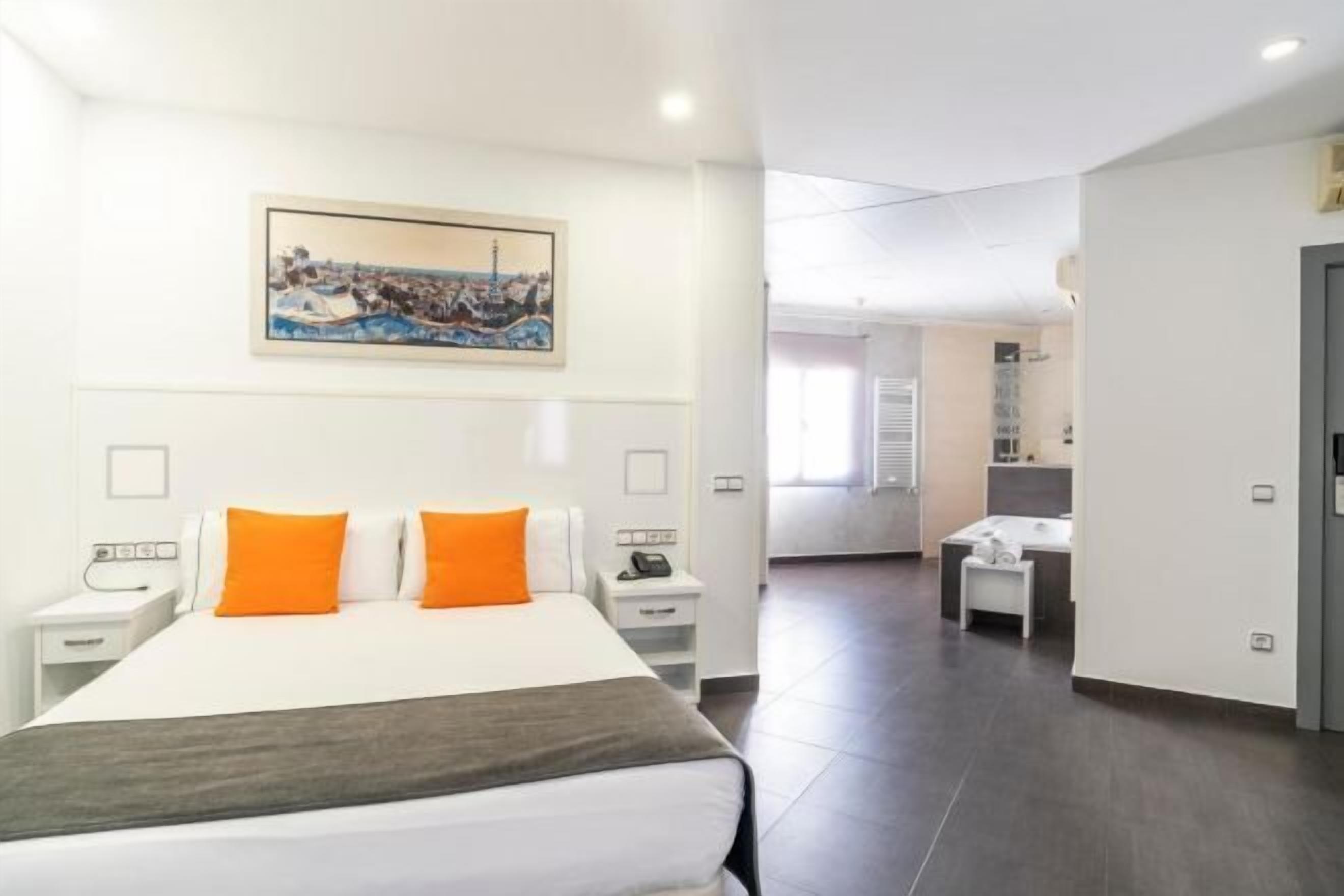 Down duvets, individually decorated, individually furnished, free WiFi