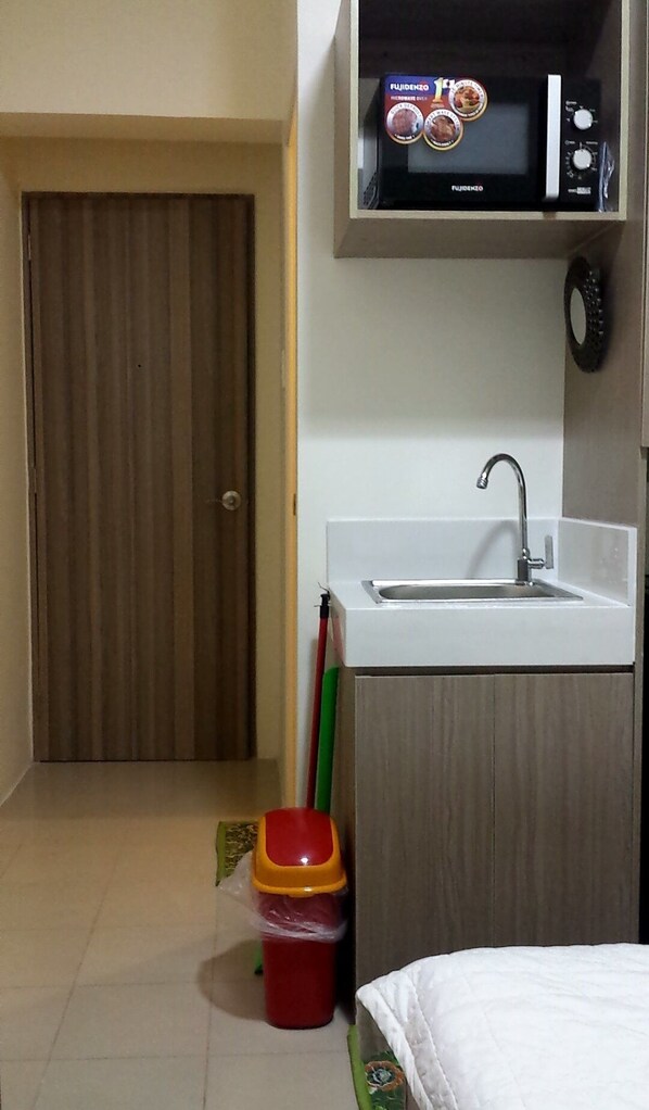 Individually decorated, individually furnished, desk, soundproofing