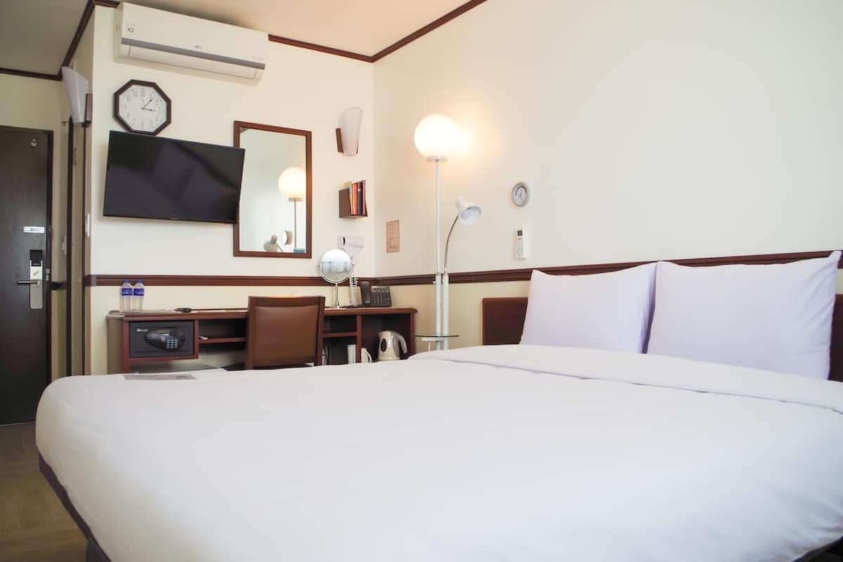 In-room safe, desk, blackout drapes, free WiFi
