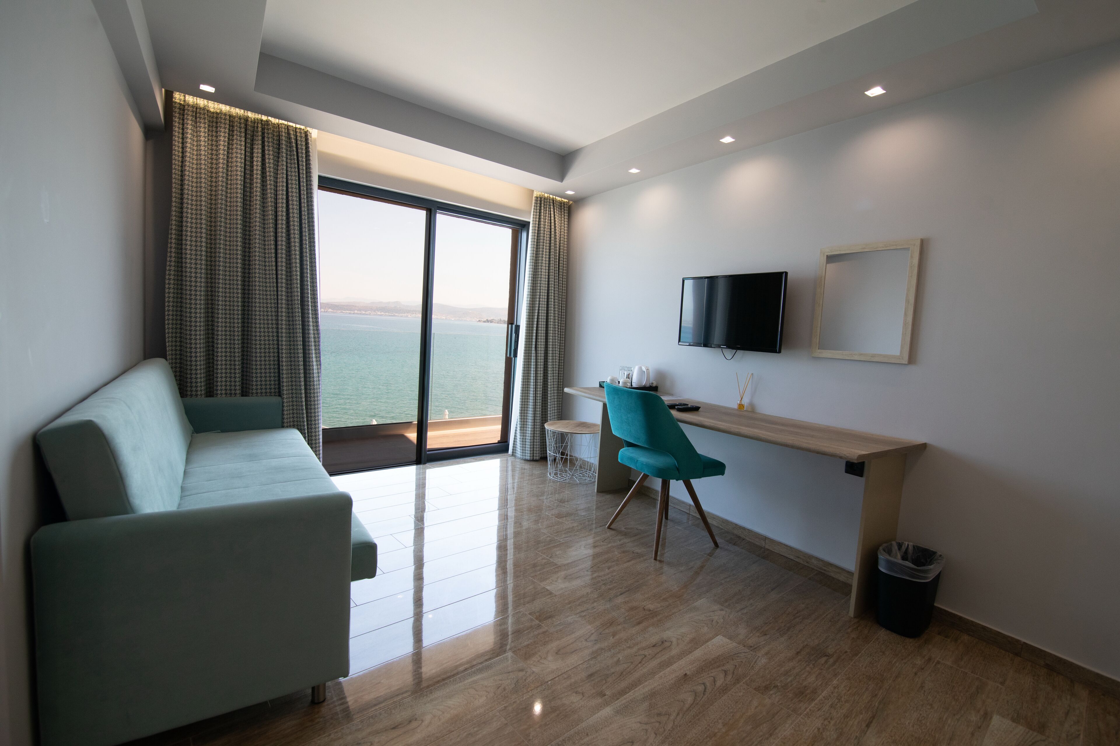 supreme suite sea view | 1 bedroom, minibar, in-room safe, desk